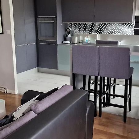 Refuge Urbain Chic Avec Balcon Apartment Saint-Lo Bagian luar foto