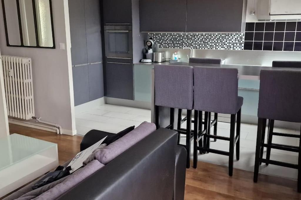 Refuge Urbain Chic Avec Balcon Apartment Saint-Lo Bagian luar foto
